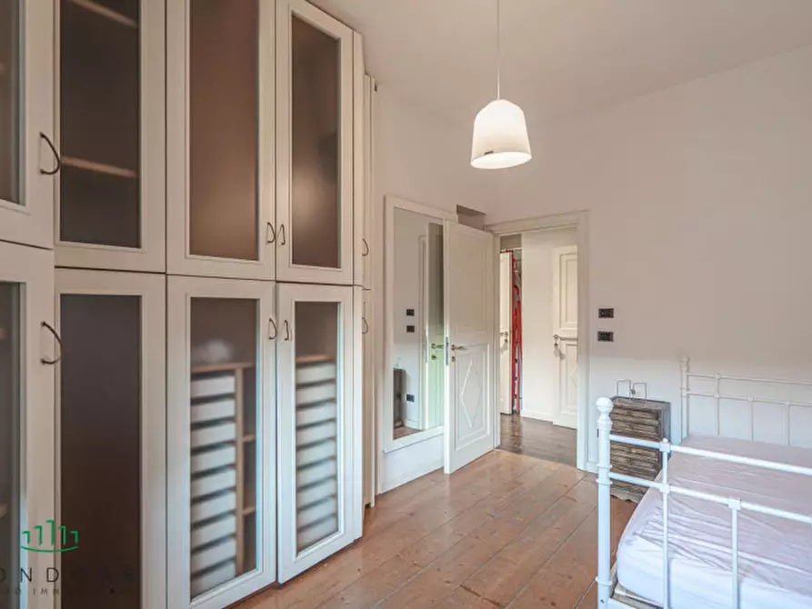 Immagine 43 di Appartamento in vendita  in Via Castiglione a Bologna