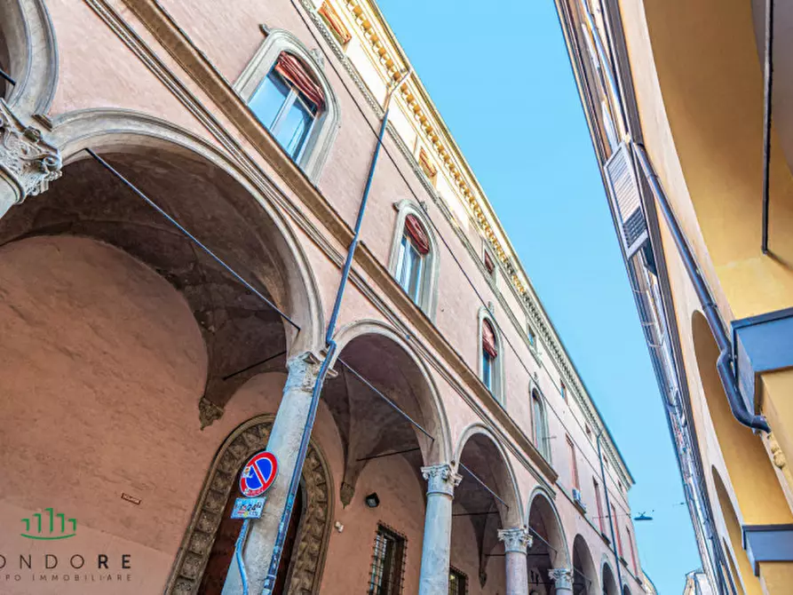 Immagine 66 di Appartamento in vendita  in Via Castiglione a Bologna