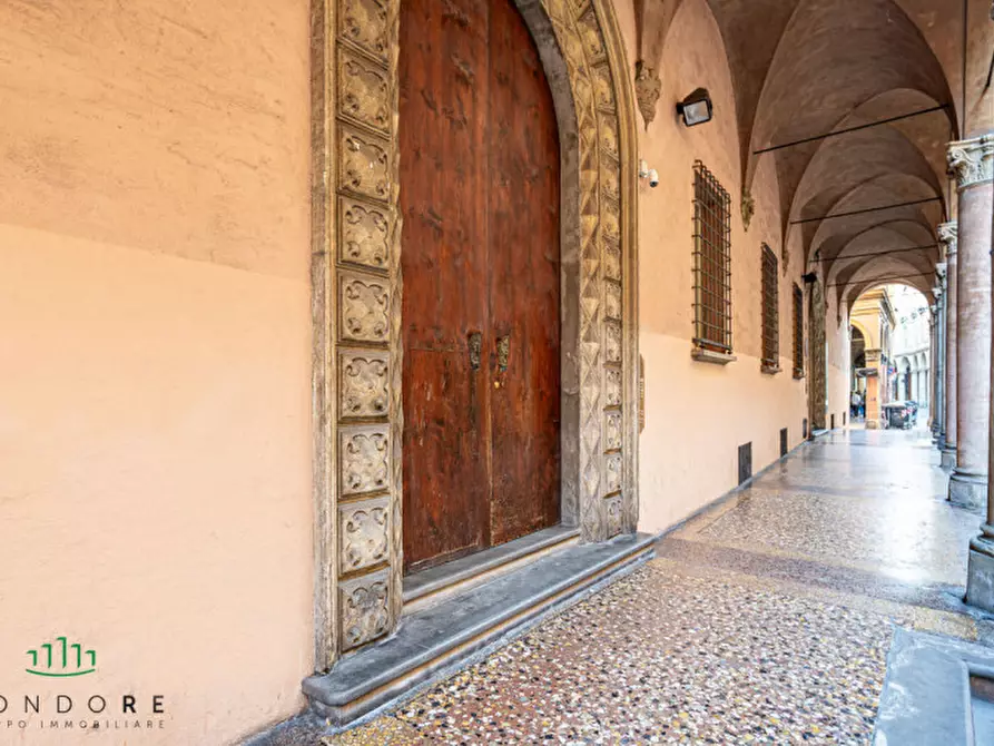Immagine 67 di Appartamento in vendita  in Via Castiglione a Bologna