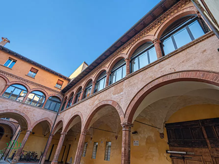 Immagine 71 di Appartamento in vendita  in Via Castiglione a Bologna