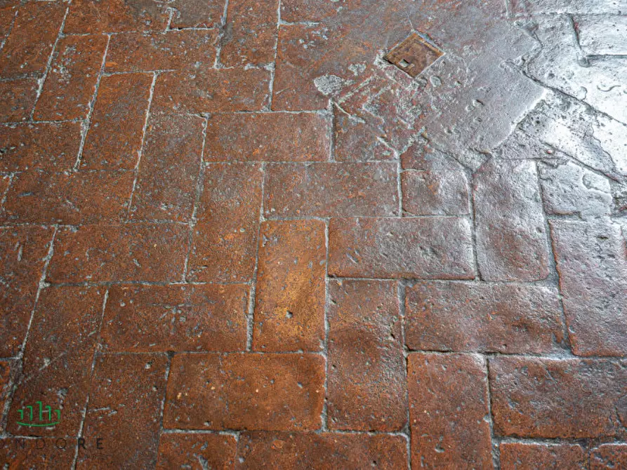 Immagine 59 di Appartamento in vendita  in Via Castiglione a Bologna
