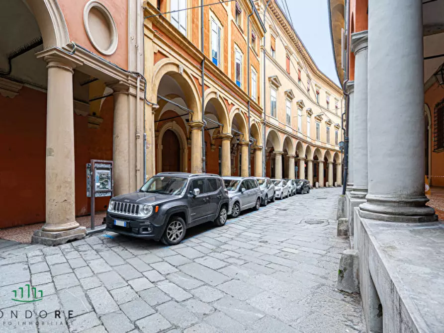 Immagine 82 di Appartamento in vendita  in Via Castiglione a Bologna