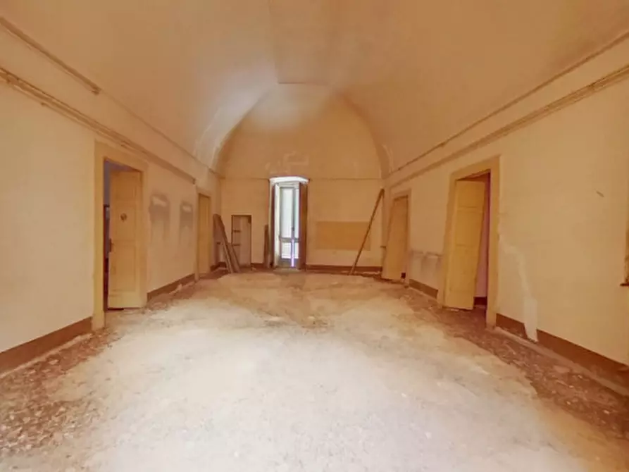 Immagine 9 di Palazzo in vendita  in Piazza Ignazio Ciaia a Fasano