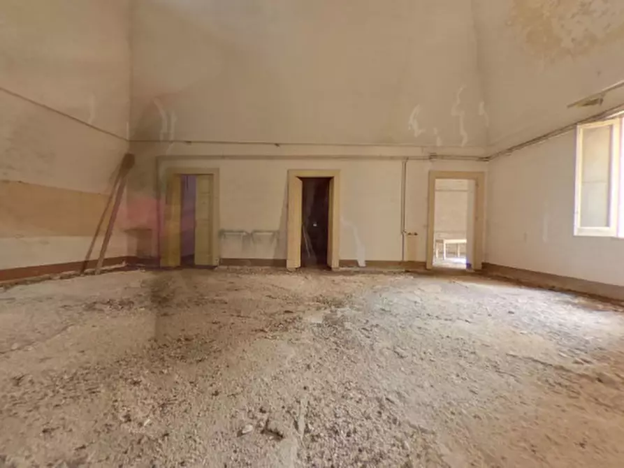Immagine 12 di Palazzo in vendita  in Piazza Ignazio Ciaia a Fasano