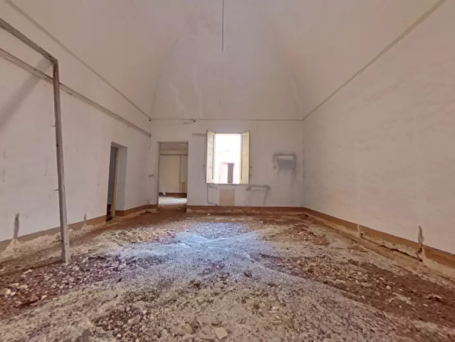 Immagine 16 di Palazzo in vendita  in Piazza Ignazio Ciaia a Fasano