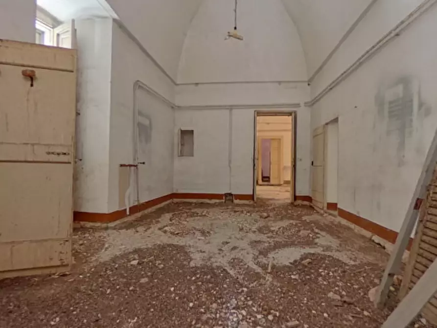 Immagine 18 di Palazzo in vendita  in Piazza Ignazio Ciaia a Fasano