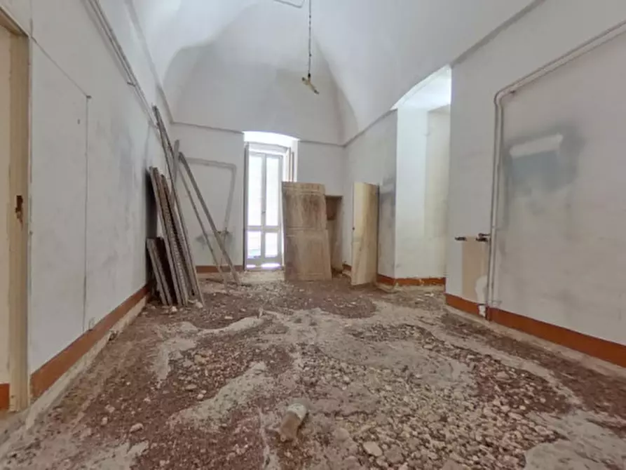 Immagine 19 di Palazzo in vendita  in Piazza Ignazio Ciaia a Fasano