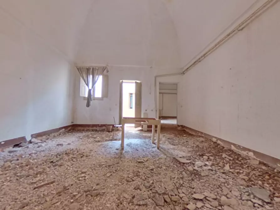 Immagine 22 di Palazzo in vendita  in Piazza Ignazio Ciaia a Fasano
