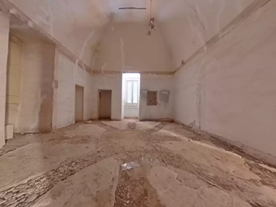 Immagine 24 di Palazzo in vendita  in Piazza Ignazio Ciaia a Fasano