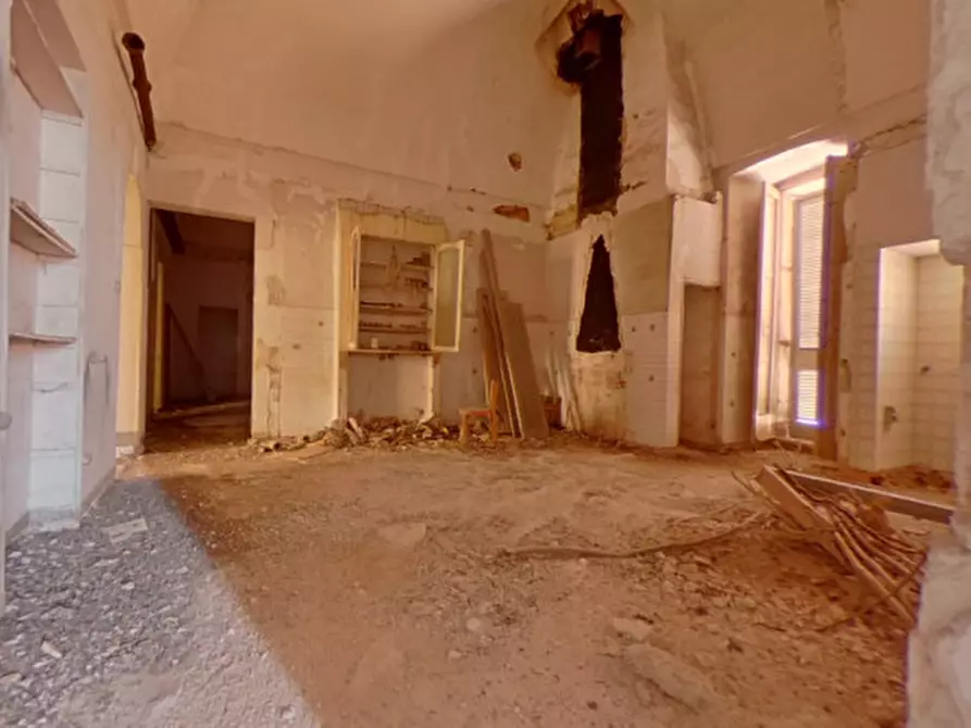 Immagine 29 di Palazzo in vendita  in Piazza Ignazio Ciaia a Fasano