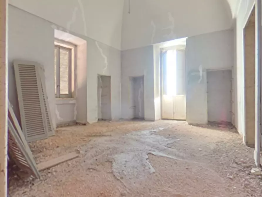 Immagine 30 di Palazzo in vendita  in Piazza Ignazio Ciaia a Fasano