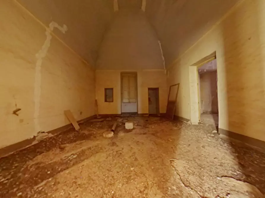 Immagine 36 di Palazzo in vendita  in Piazza Ignazio Ciaia a Fasano