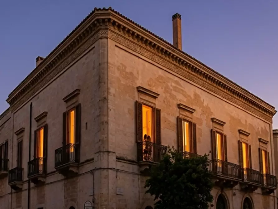 Immagine 37 di Palazzo in vendita  in Piazza Ignazio Ciaia a Fasano