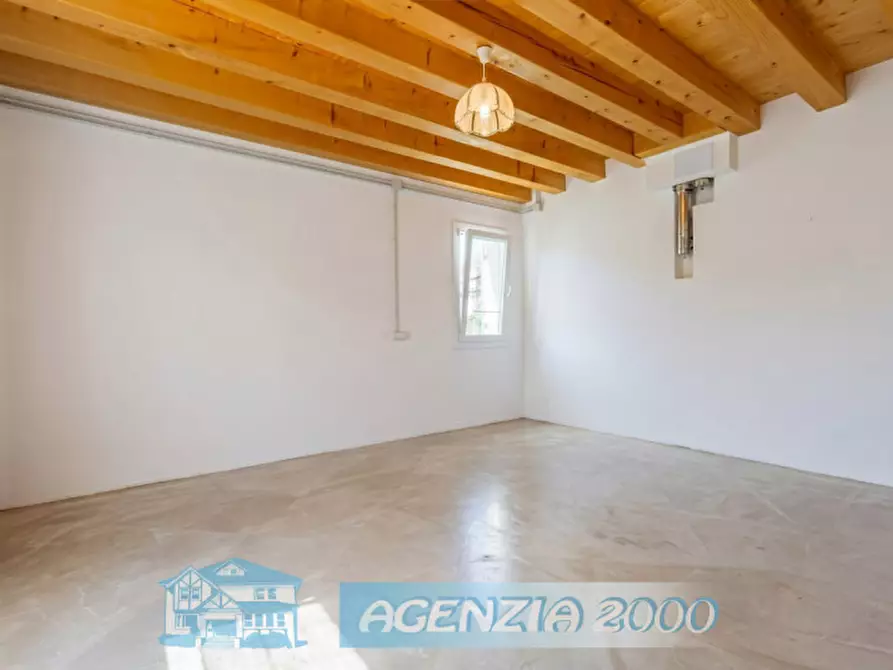 Immagine 10 di Rustico / casale in vendita  in s.antonio 11 a Due Carrare