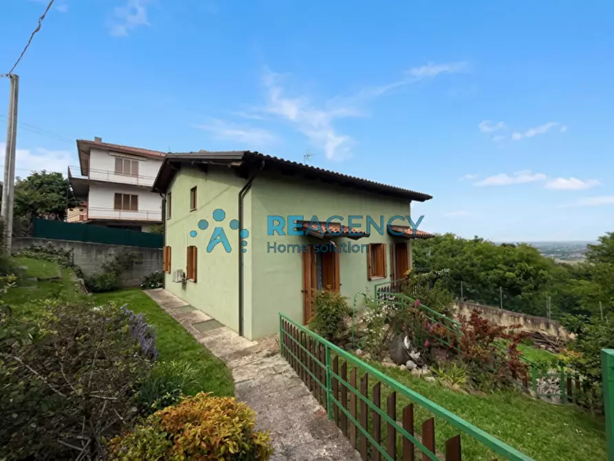 Immagine 2 di Casa indipendente in vendita  a Costabissara