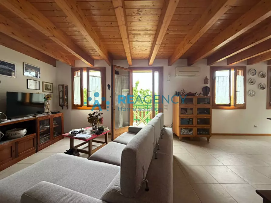 Immagine 9 di Casa indipendente in vendita  a Costabissara