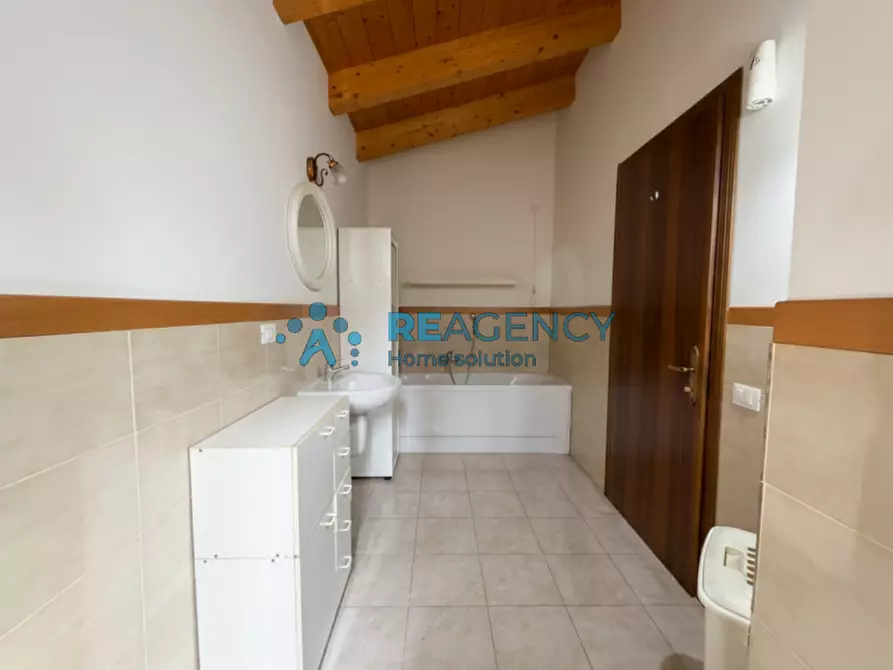 Immagine 17 di Casa indipendente in vendita  a Costabissara
