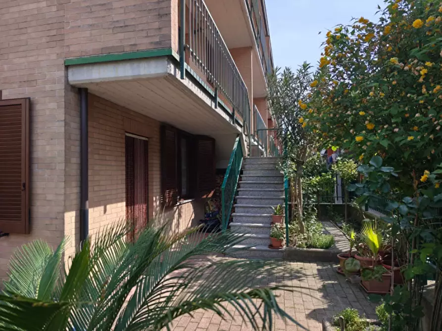 Immagine 1 di Villa in vendita  in via san lorenzo 7 a None