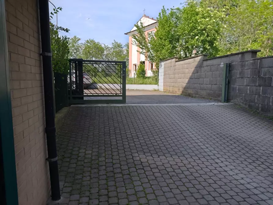 Immagine 5 di Villa in vendita  in via san lorenzo 7 a None
