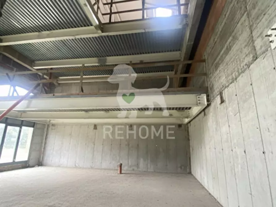 Immagine 3 di Loft/Open space in vendita  in Via Molin Nuovo a Udine