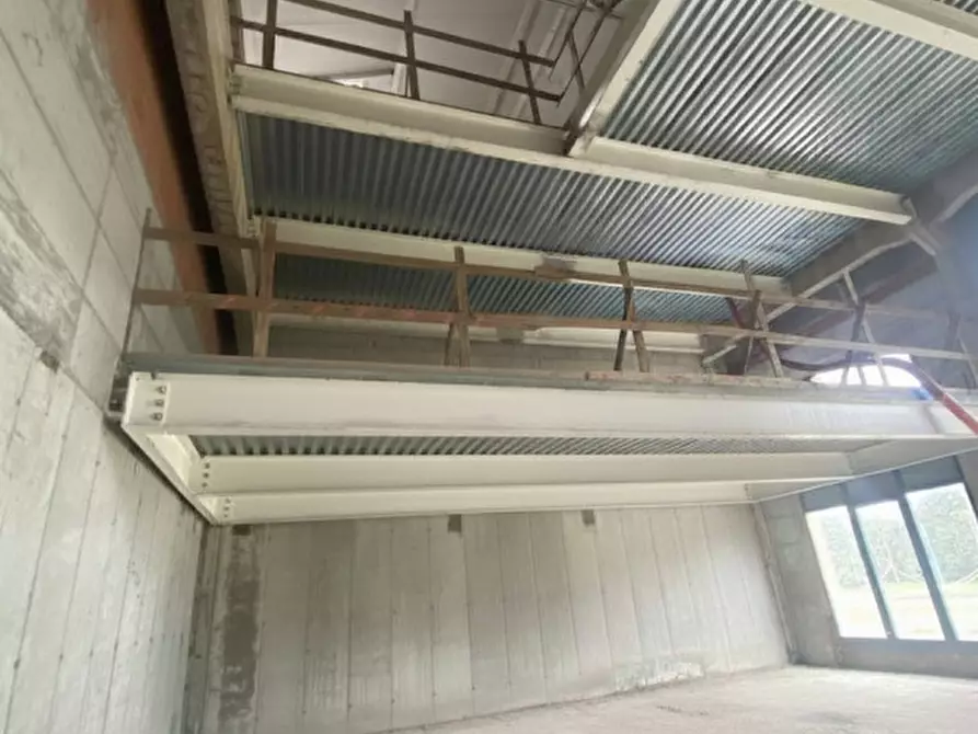 Immagine 8 di Loft/Open space in vendita  in Via Molin Nuovo a Udine