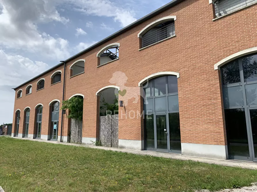 Immagine 10 di Loft/Open space in vendita  in Via Molin Nuovo a Udine