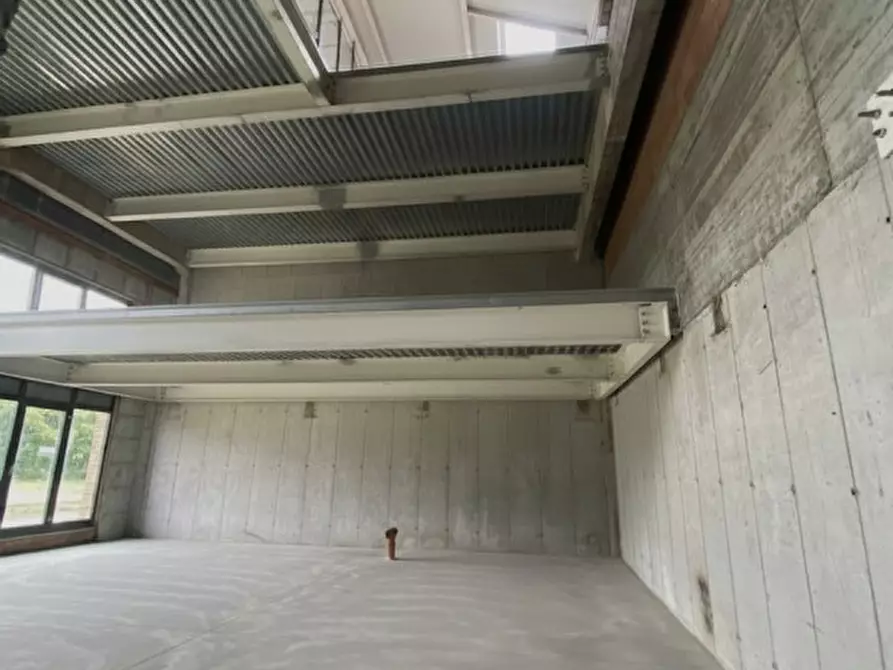 Immagine 11 di Loft/Open space in vendita  in Via Molin Nuovo a Udine