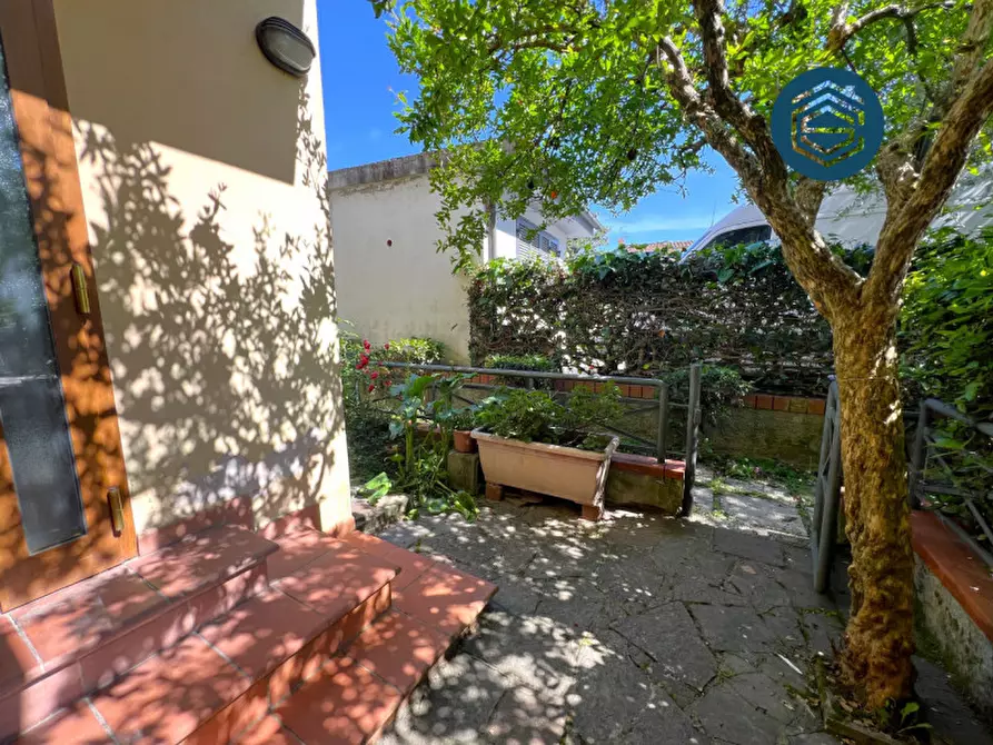 Immagine 2 di Appartamento in vendita  in Via delle Corti 23 a Campi Bisenzio