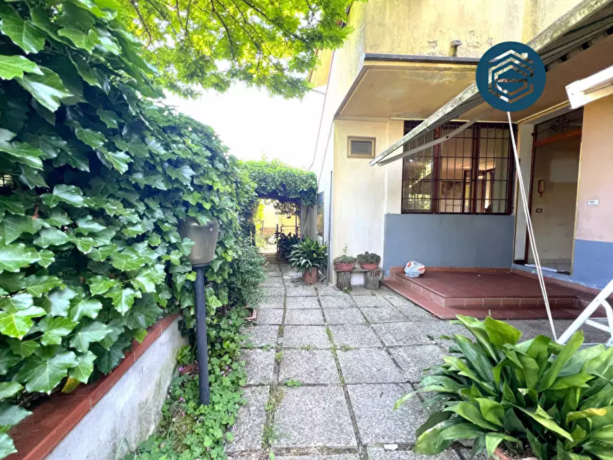 Immagine 23 di Appartamento in vendita  in Via delle Corti 23 a Campi Bisenzio