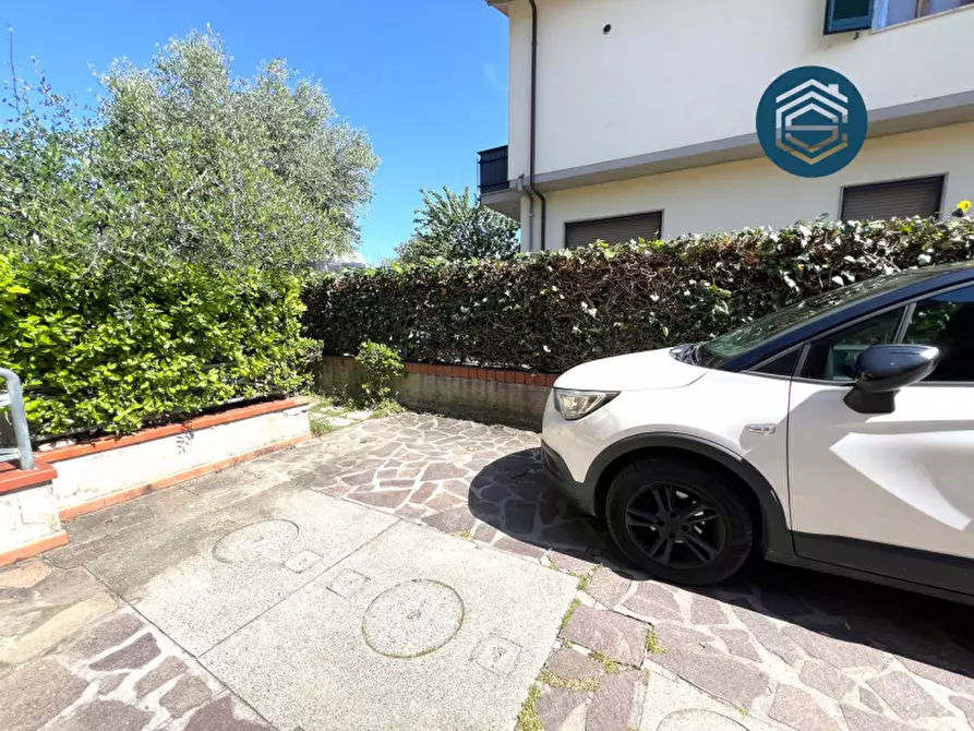 Immagine 29 di Appartamento in vendita  in Via delle Corti 23 a Campi Bisenzio