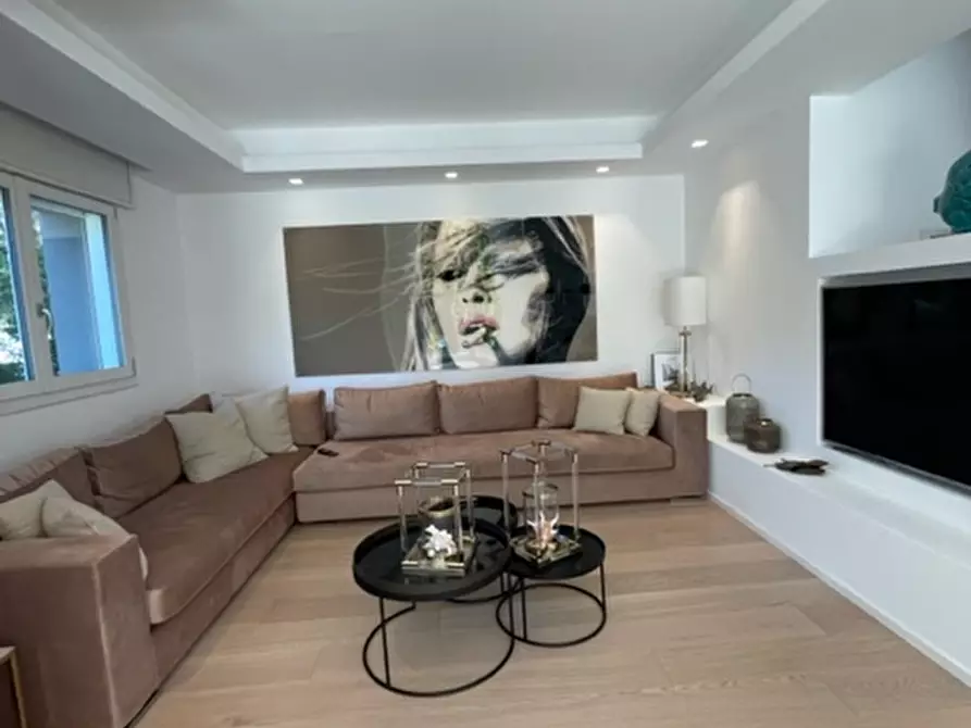 Immagine 9 di Villa in vendita  in Viale Milano 33 a Cervia