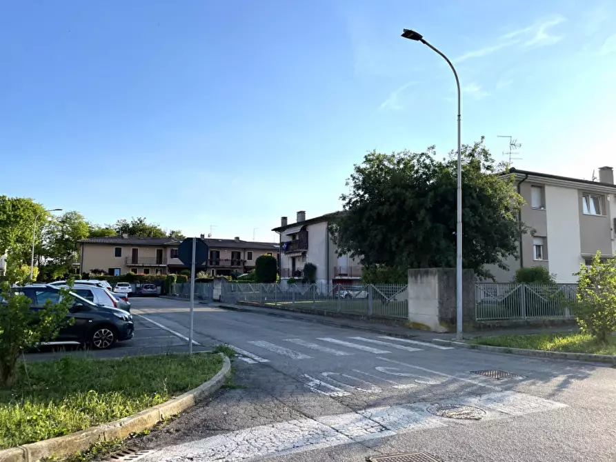 Immagine 1 di Appartamento in vendita  in Via Rio Camparolo a Lonigo