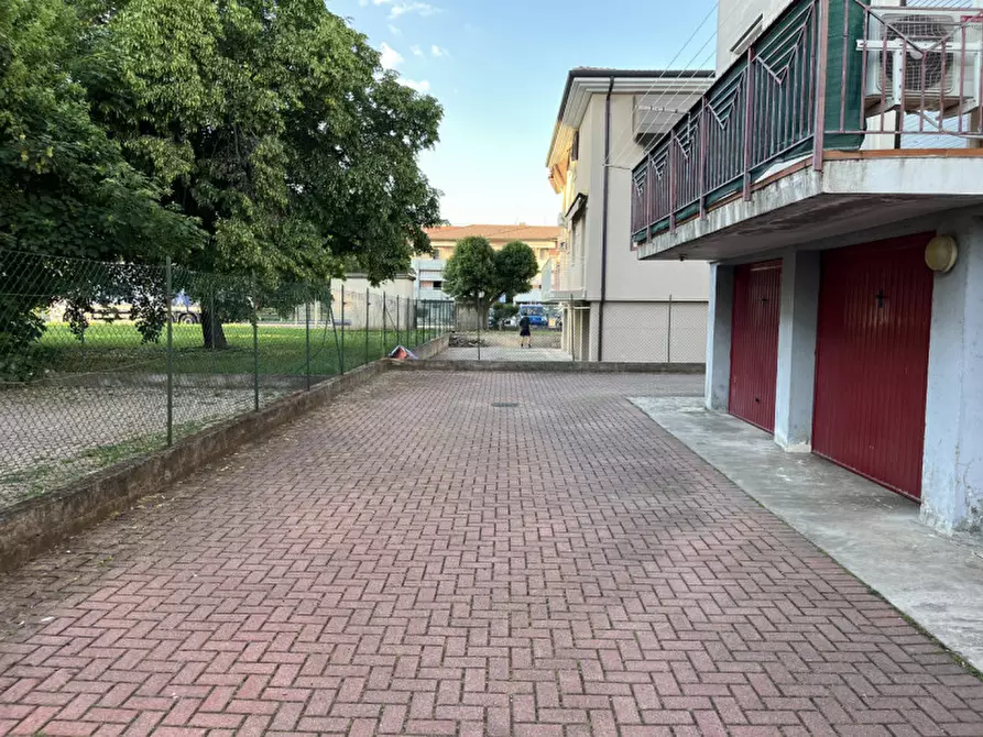 Immagine 35 di Appartamento in vendita  in Via Rio Camparolo a Lonigo