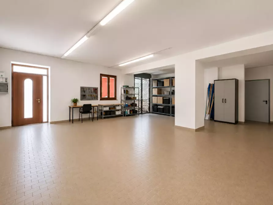 Immagine 1 di Negozio in vendita  a Monteforte D'alpone