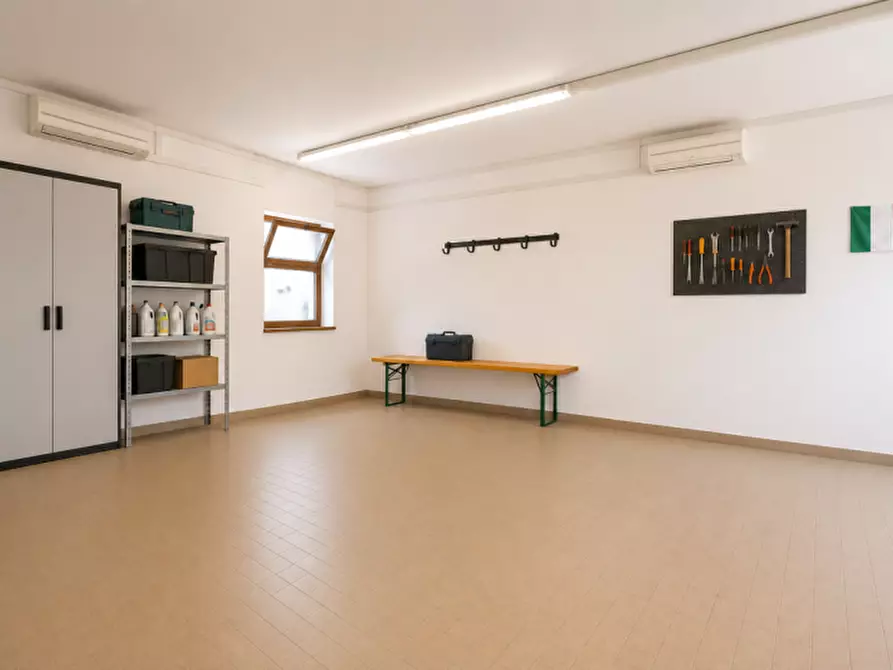 Immagine 4 di Negozio in vendita  a Monteforte D'alpone