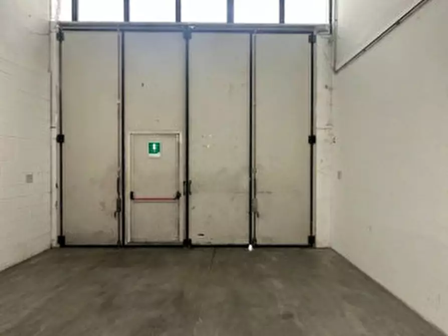 Immagine 1 di Capannone industriale in affitto  a Pianiga