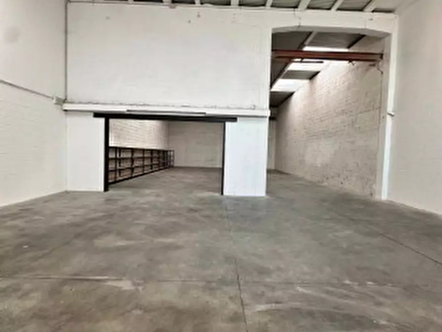 Immagine 2 di Capannone industriale in affitto  a Pianiga