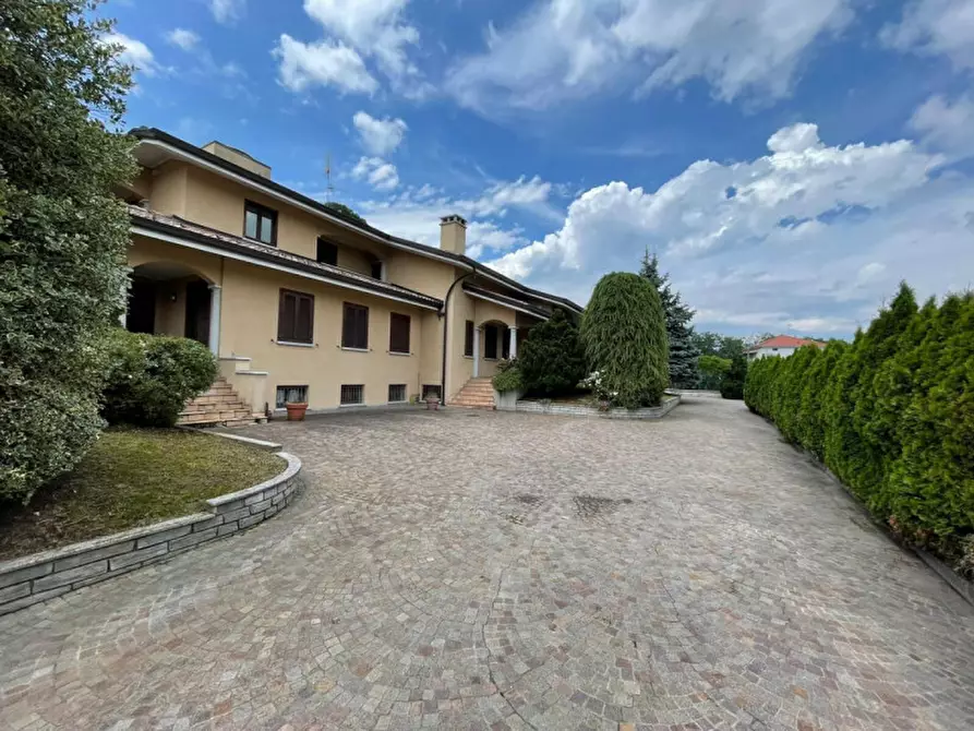 Immagine 1 di Villa in vendita  in Via Giuseppe Verdi, 10 a Gozzano