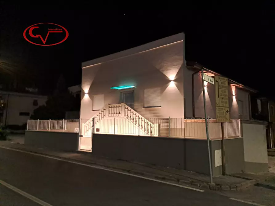 Immagine 1 di Villetta a schiera in vendita  in via pochielli a Montevarchi