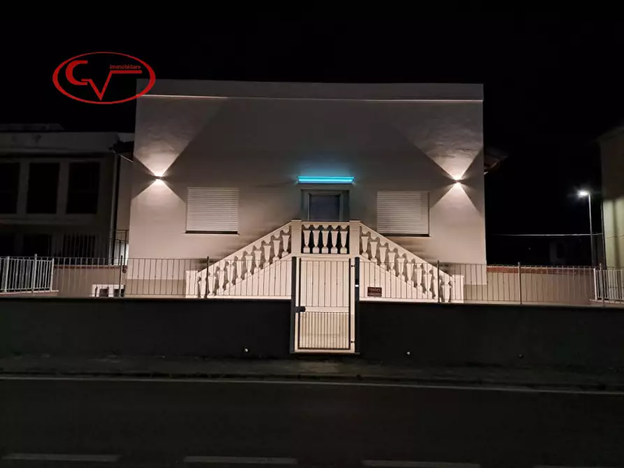 Immagine 2 di Villetta a schiera in vendita  in via pochielli a Montevarchi