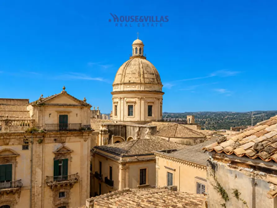 Immagine 1 di Casa indipendente in vendita  in via bandiera a Noto