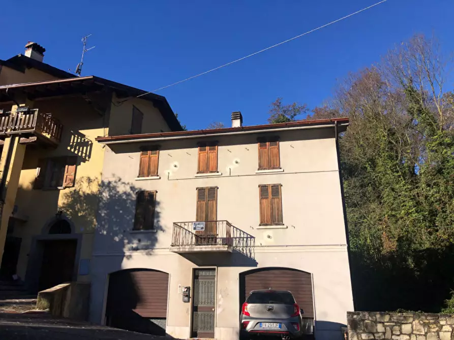 Immagine 1 di Palazzo in vendita  in Via Folletto 3 a Caino
