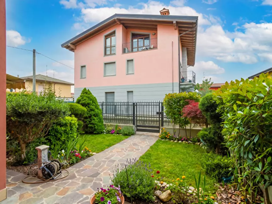 Immagine 29 di Villetta a schiera in vendita  in via Padre David Maria Turoldo, Zanica a Zanica
