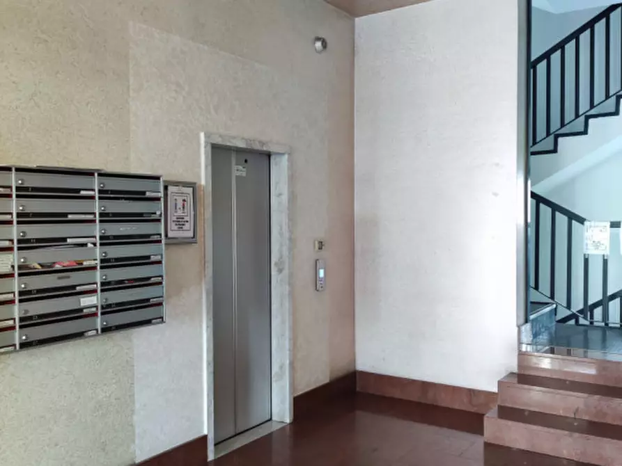 Immagine 19 di Ufficio in affitto  in via pascoli a Affi