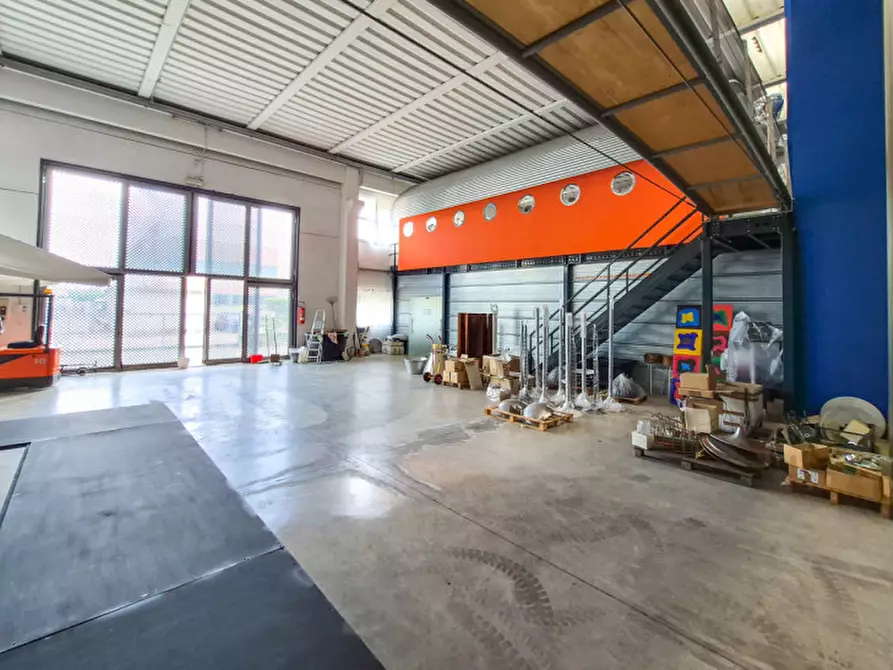 Immagine 4 di Capannone industriale in affitto  in Strada Regionale 11 a Gambellara