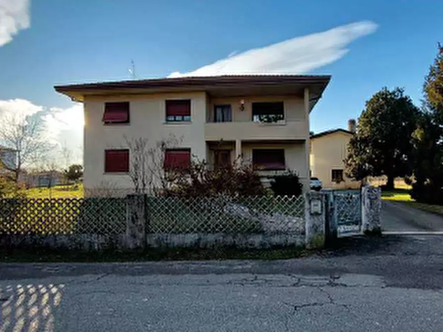 Immagine 1 di Casa bifamiliare in vendita  in Via Maino, 7 a Fiume Veneto