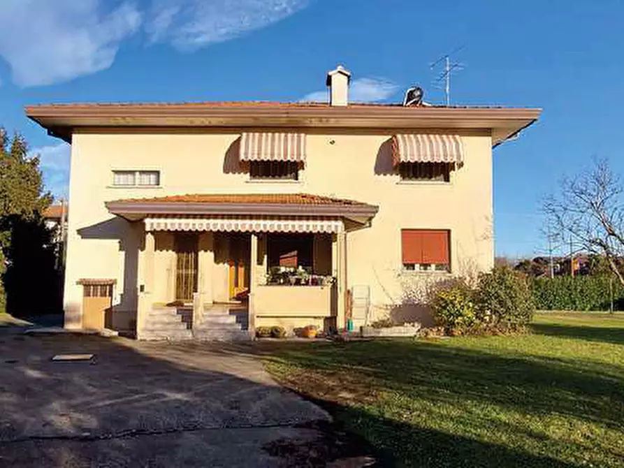 Immagine 3 di Casa bifamiliare in vendita  in Via Maino, 7 a Fiume Veneto