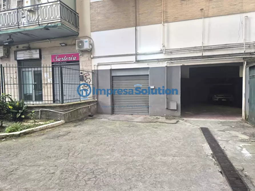 Immagine 6 di Garage in vendita  in Via Giulio Palermo a Napoli