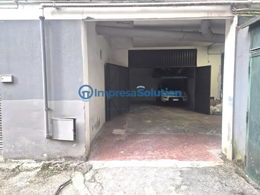 Immagine 10 di Garage in vendita  in Via Giulio Palermo a Napoli