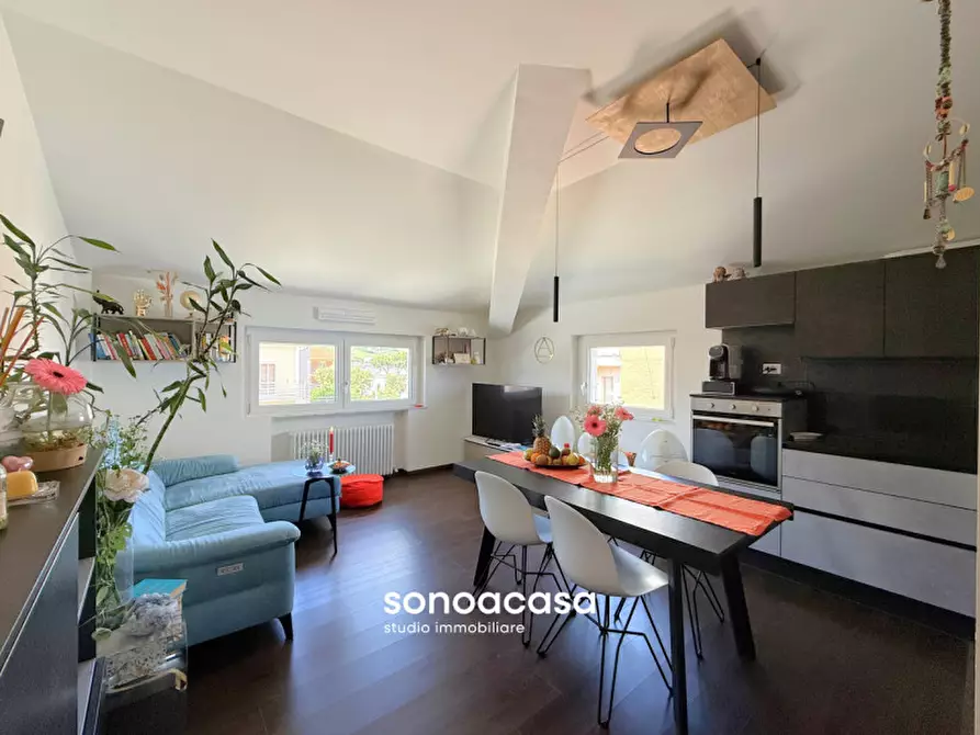 Immagine 1 di Appartamento in vendita  in Via Raffaello Sanzio, 389 a Senigallia